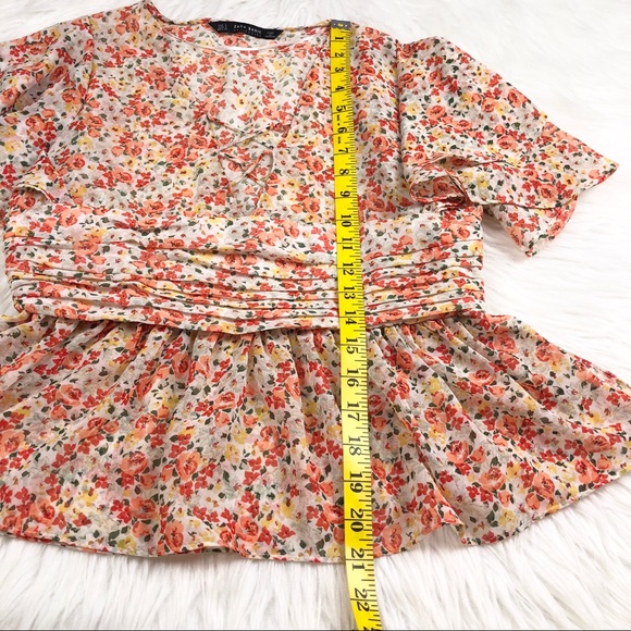 ❌SOLD❌Zara Basic Collection Floral Ruffle Blouse - Picture 7 of 9